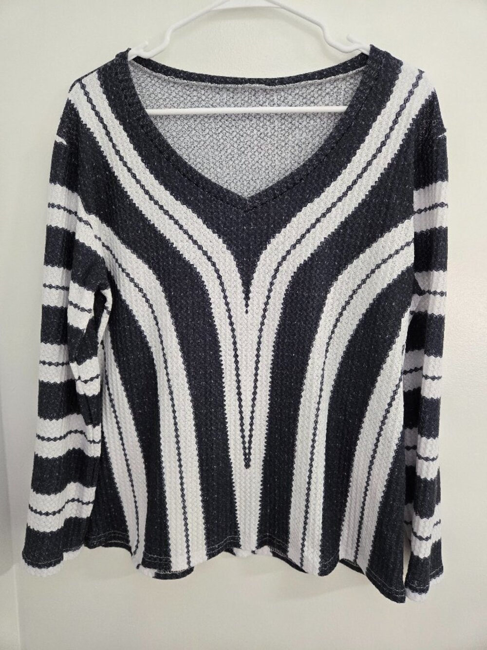 Blue White Striped V-Neck Knit Pullover Sweater Women’s XL Long Sleeve